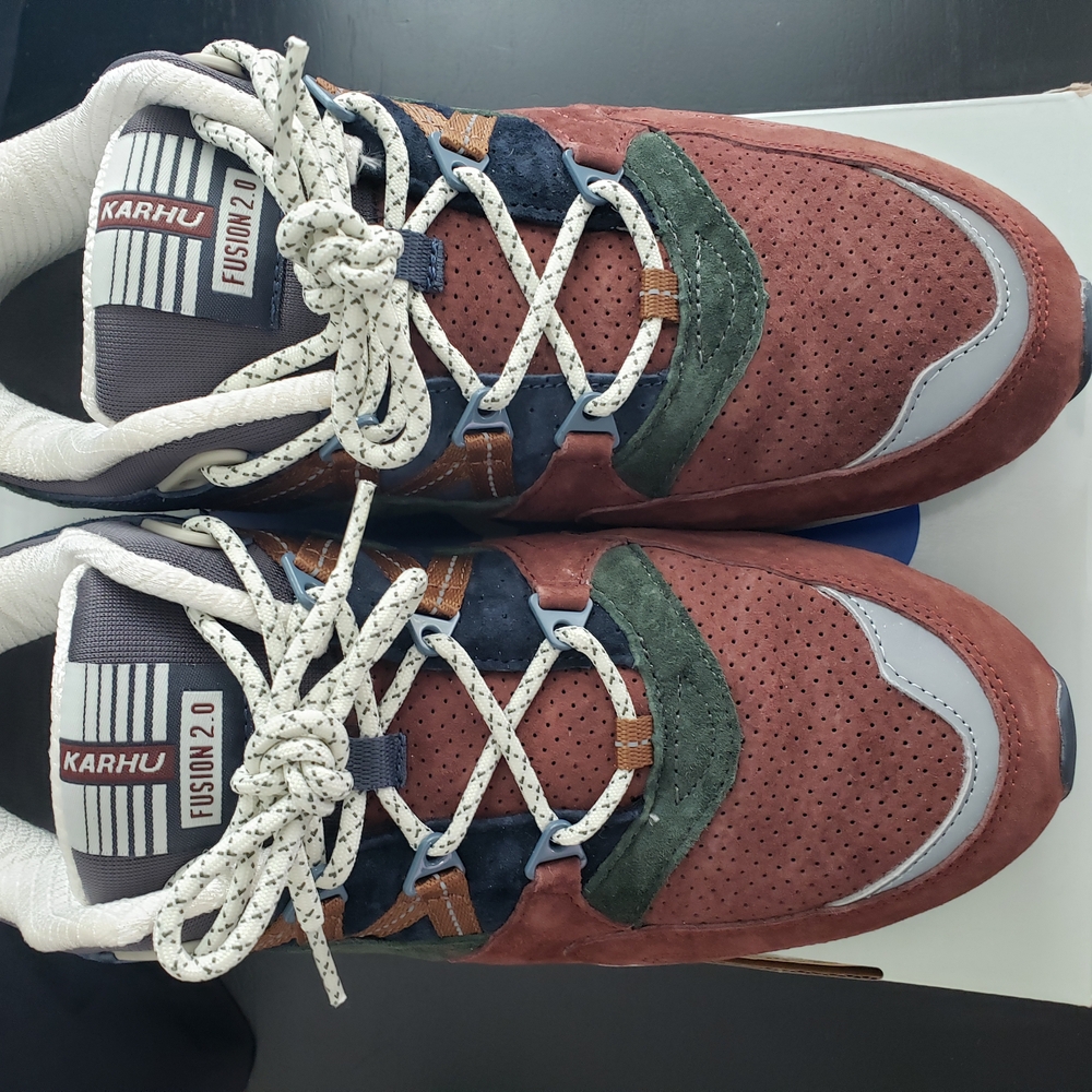 Dark brown Karhu Fusion 2.0